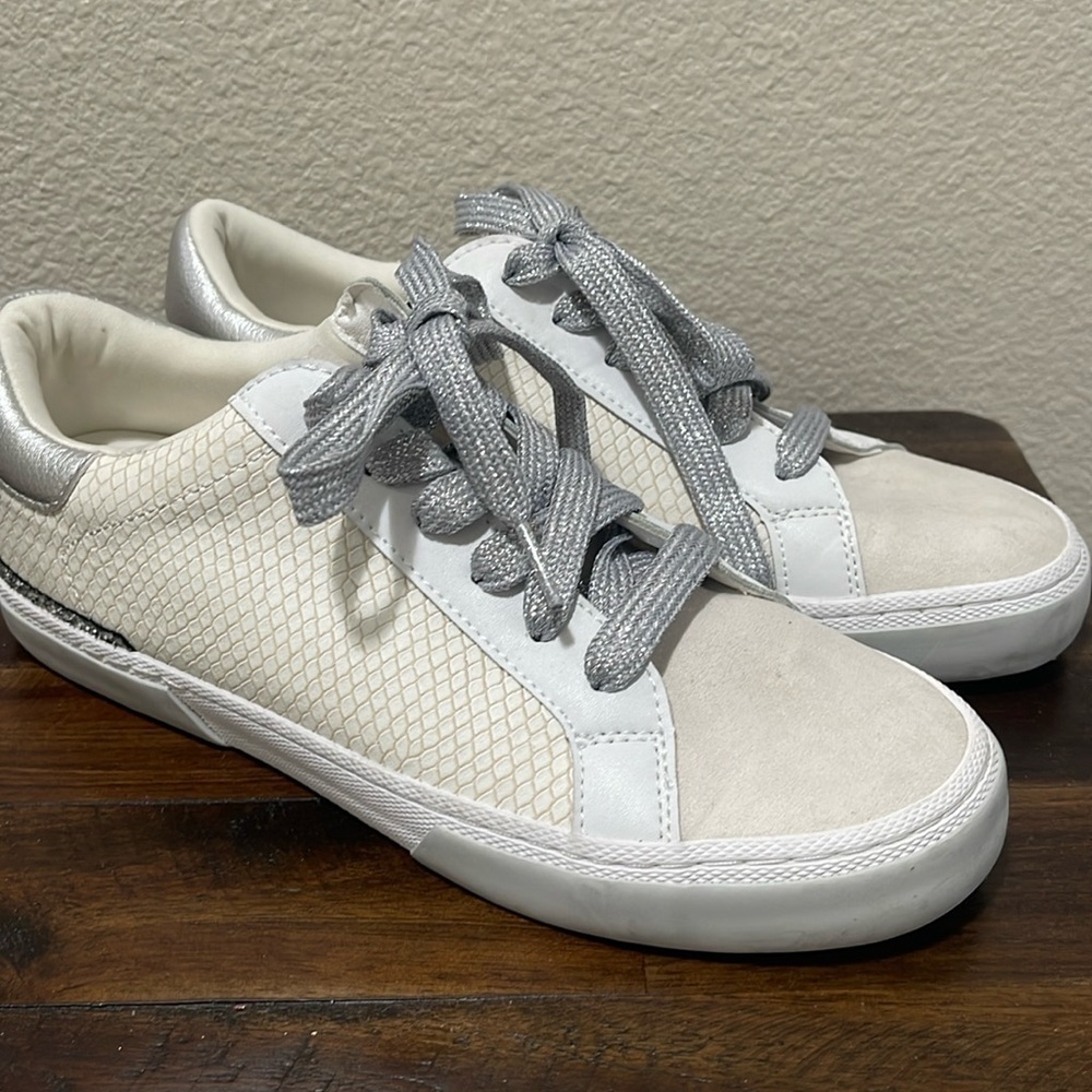 A New Day cream beige Metallic silver fashion sneakers size 8.5